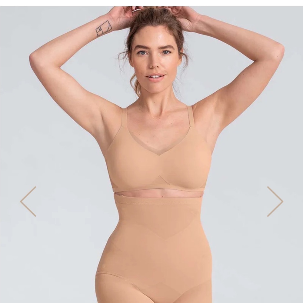 HoneyLove SuperPower Short Small. color Sand.